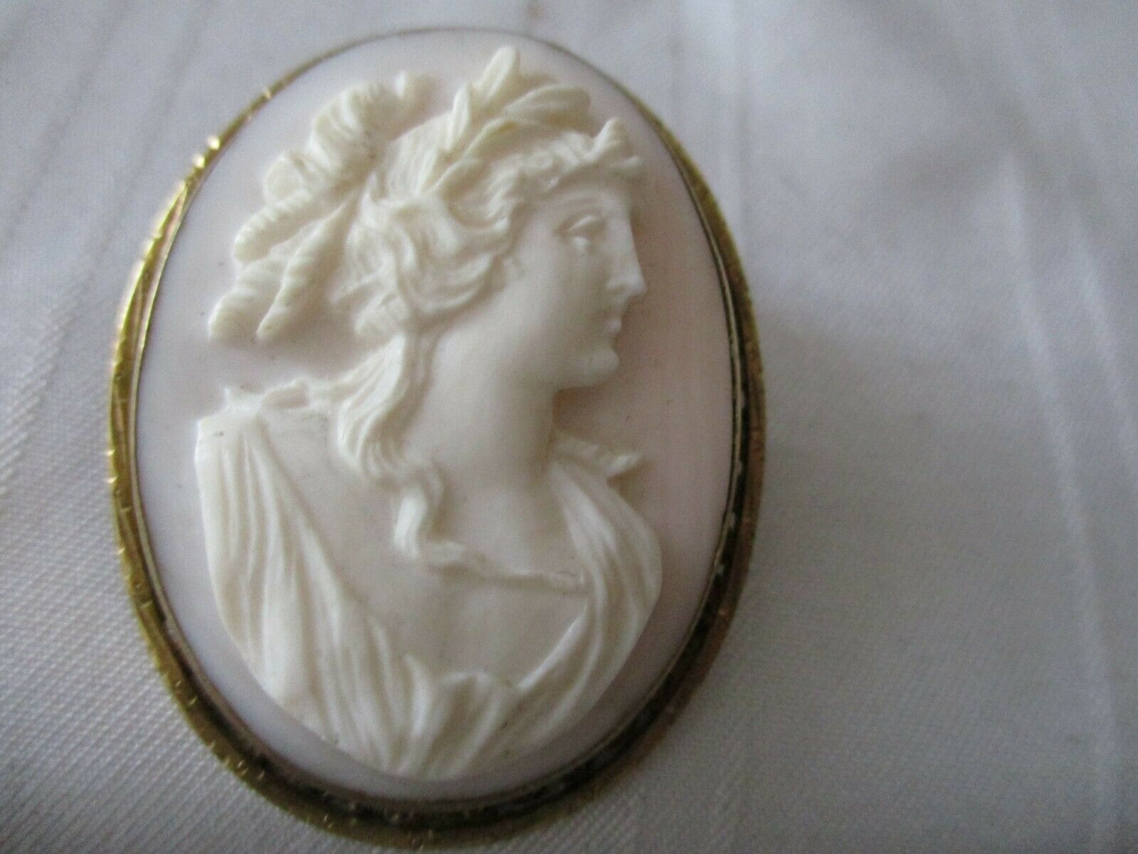 Antique 10k Yellow Gold Hand Carved Cameo Brooch Pendant 1.5"