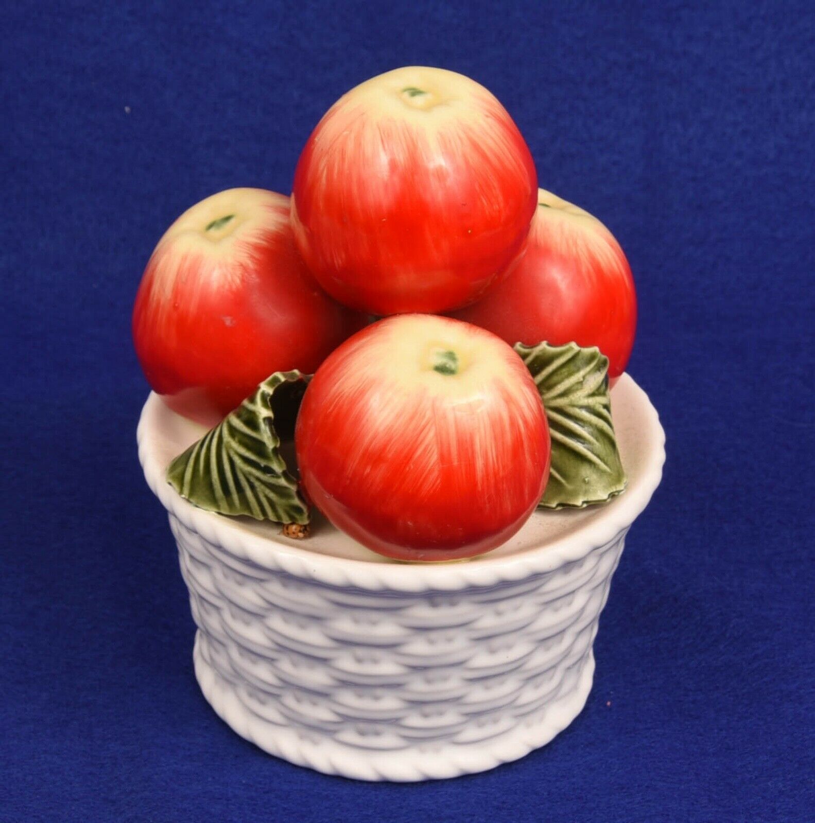 Small China Basket Of Apples By Subtil In Portugal Excellent Condition